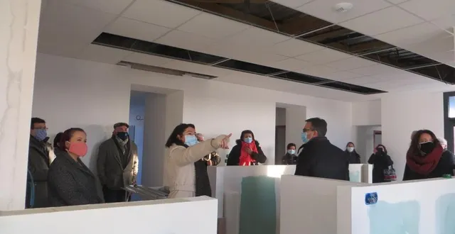 photo une visite de chantier a eu lieu la semaine dernière à l’initiative de béatrice latouche, vice-présidente de la communauté de communes sud sarthe en charge du pôle petite enfance. &copy; ouest-france