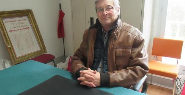 photo le maire joël tabareau souhaite agrandir ou déplacer la mairie. &copy; le maine libre