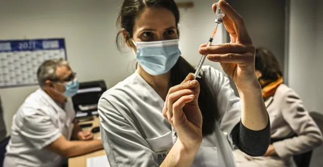 photo lundi, c’était le premier jour de la vaccination grand public, pour les personnes âgées de plus de 75 ans. &copy; denis lambert