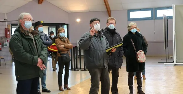 photo la salle printania a été aménagée par la mairie de la flèche pour recevoir les volontaires. &copy; ouest-france
