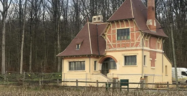 photo la rénovation de la maison du gardien du domaine du haut-buisson devrait se terminer au printemps. &copy; le maine libre