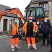 photo jean-paul lesueur, adjoint, et jean-claude mauny, maire, mardi matin, sur le lieu du chantier d’enfouissement des réseaux, rue de la grande-maison. les travaux de terrassement sont efffectués par l’entreprise le clech, d’arconnay.