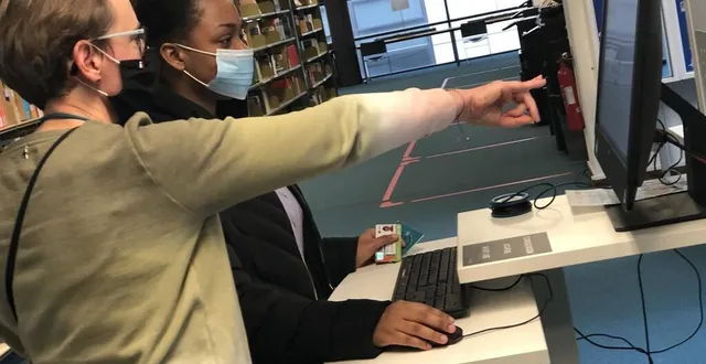 photo à la bibliothèque universitaire d’angers, les personnels sont aux petits soins pour les étudiantes et étudiants. conseils, orientation, présence, dialogue… ils participent à renouer un lien social distendu parmi la communauté. &copy; ouest-france