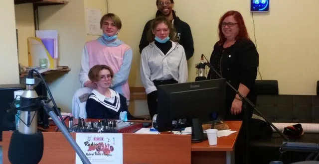 photo malgré le covid, les animateurs se succèdent dans le studio pour enregistrer. &copy; ouest-france