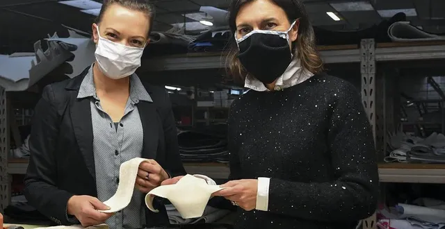 photo corinne boulay, de week’up, et annelise morin, de plastigom, ont lancé ce projet commun de serviettes hygiéniques durables et biologiques fin 2020. &copy; archives le maine libre – yvon loué