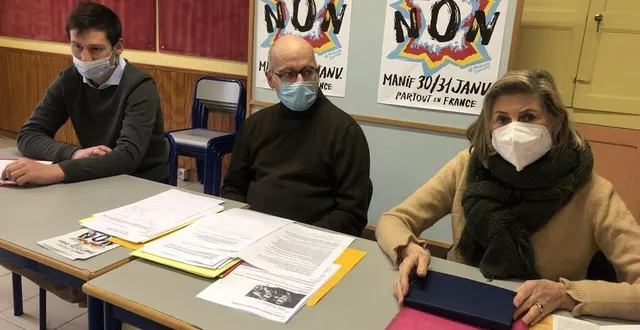 photo pie-louis lécluse, responsable de la manif pour tous dans le maine-et-loire, bruno des robert, président des associations familiales catholiques 49, et valérie gorioux, coordinatrice pour les pays de la loire de marchons enfants, organisateurs de la manifestation contre la loi bioéthique prévue samedi 30 janvier à angers. &copy; ouest-france