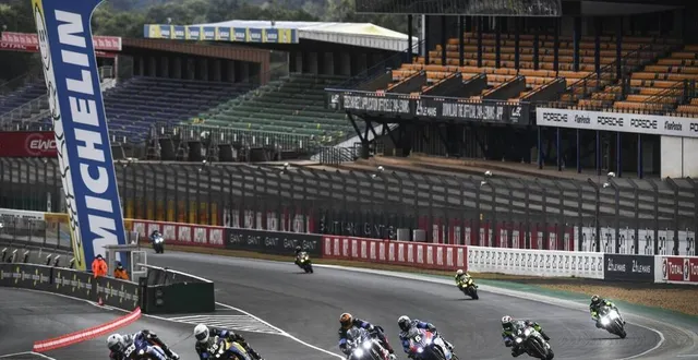 photo comme en 2020, l’édition 2021 des 24 heures motos se tiendra devant des tribunes vides. &copy; photo archives le maine libre – denis lambert