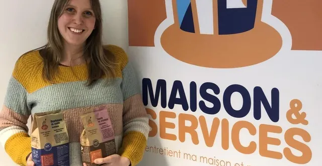 photo claire le douarin, nouvelle responsable de l’agence maison et services d’alençon, et les produits naturels utilisés pour le ménage. &copy; ouest-france