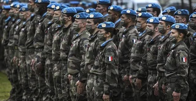 photo une centaine de soldats du 2e rima, béret bleu sur la tête, vont partir dans le sud liban pour assurer une mission de maintien de la paix menée sous l’égide de l’onu. &copy; denis lambert