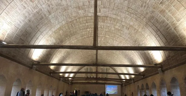 photo les élus étaient réunis dans le dortoir des moines pour examiner le budget 2021. &copy; le maine libre