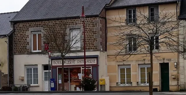 photo les sophoras plantés dans le bourg de ciral (orne), en 2015, par l’ancienne municipalité en passe d’être déplacés par la municipalité élue en 2020. &copy; ouest-france