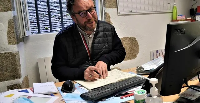 photo sylvain launay se veut résolument optimiste pour l’avenir de lonrai (orne). &copy; ouest-france