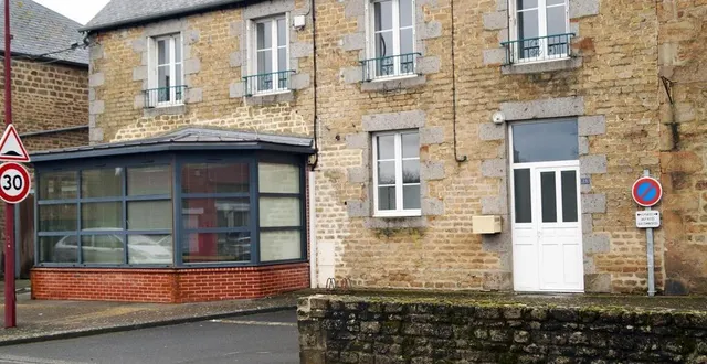 photo l’épicerie de montsecret-clairefougères (orne) sera installée après travaux dans le bâtiment de l’ancienne boulangerie. &copy; ouest-france