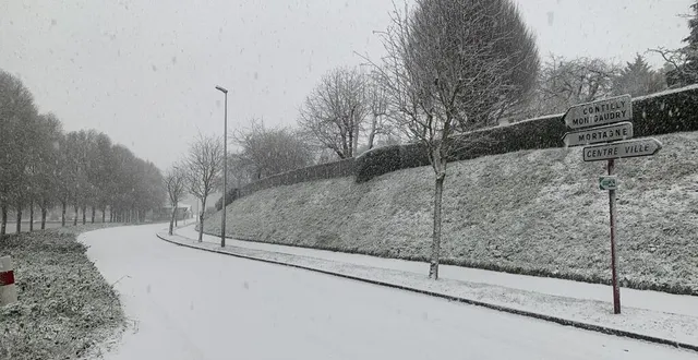 photo mamers, dimanche 24 janvier 2021. les rues ont rapidement été recouvertes de neige. &copy; photo archives le maine libre
