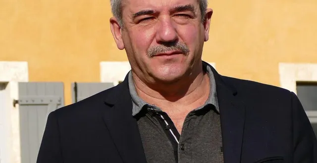 photo dominique amiard, maire, veille au maintien du contact avec les personnes isolées. &copy; ouest-france