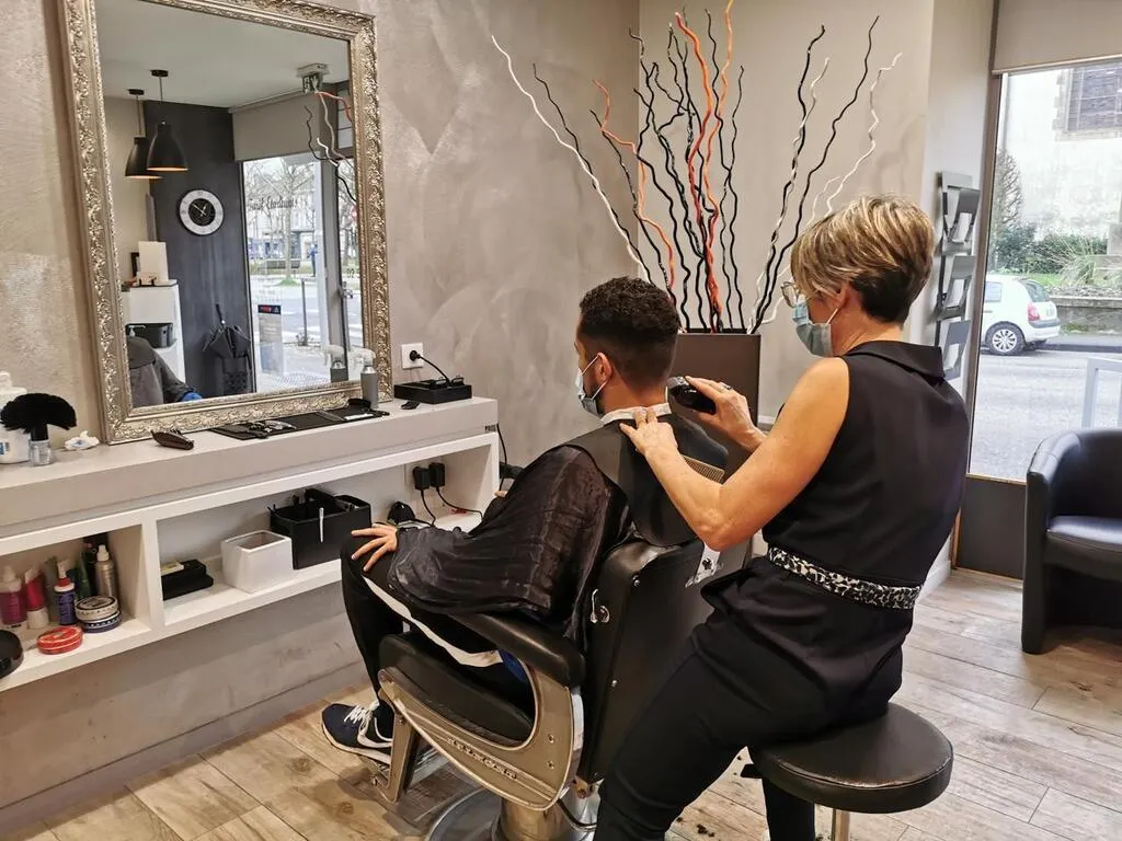 Salon Coiffure La Roche Sur Yon La Roche-sur-Yon. Coiffure, esthétique : les salons font le plein - La  Roche sur Yon.maville.com