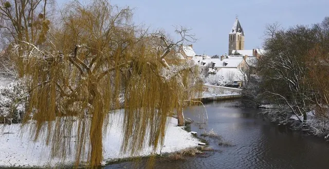 photo  noyen-sur-sarthe se révèle sous la neige…  &copy;  le maine libre 