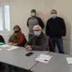 photo  des bénévoles du jardinier sarthois ont assuré la distribution des boîtes en carton contenant 13 sachets de graines. 