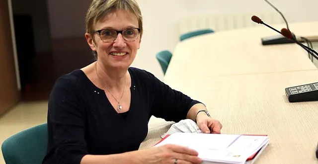 photo  christel touchard, nouvelle directrice des ressources humaines, mise à disposition par la commune de changé, sera définitivement embauchée par la cdc au 1er avril.  &copy;  le maine libre 