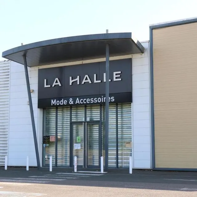 Le magasin La Halle a baissé rideau lundi 13 juillet 2020. ? Archives CO – Marie-Hélène MORON photo le magasin la halle a baissé rideau lundi 13 juillet 2020. ? © archives co – marie-hélène moron