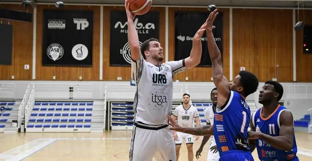 photo  le rennais joffrey sclear a réalisé un 100% aux tirs face à rueil samedi soir.  &copy;  jocelyne régent 