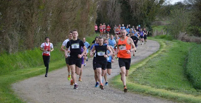 photo  le parcours des foulées des portes du maine mêle route et chemins.  &copy;  archives ouest-france 
