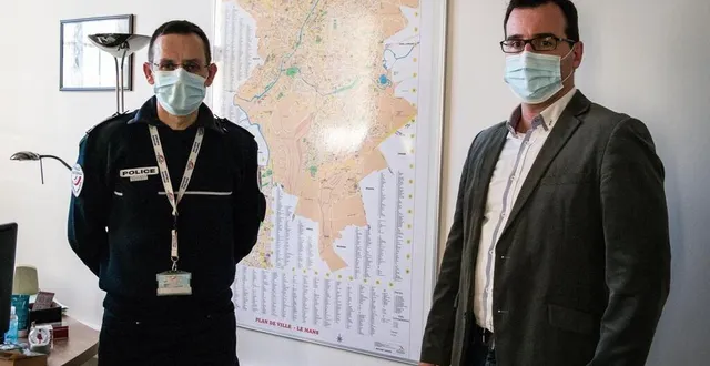 photo  de gauche à droite, le commissaire divisionnaire emmanuel morin, n° 1 de la police en sarthe, aux côtés du commissaire stève gillet, chef de la sûreté départementale.  &copy;  ouest france 