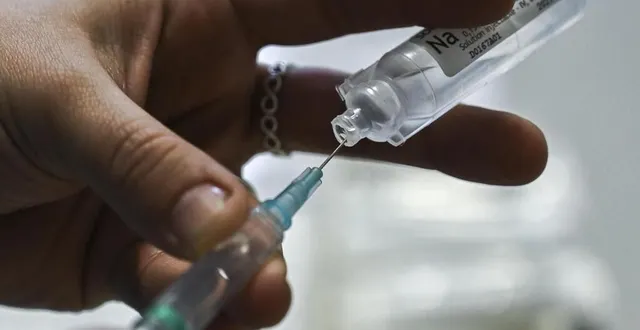 photo  les médecins pourront commencer à vacciner dès lundi 22 février.  &copy;  archives le maine libre denis lambert 