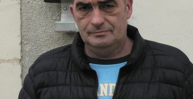 photo  nicolas rosier, maire adjoint en charge des affaires scolaires, regrette la fermeture de classe.  &copy;  ouest-france 