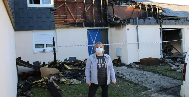 photo  françoise fournier, locataire sarthe habitat, devant son logement détruit par le feu.  &copy;  le maine libre 