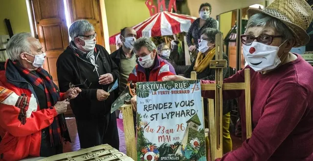 photo  la ferté-bernard, mardi 23 février 2021. les bénévoles des rendez-vous de saint-lyphard préparent les décors de la prochaine édition qui se tiendra en juillet et non pas en mai 2021.  &copy;  le maine libre – denis lambert 