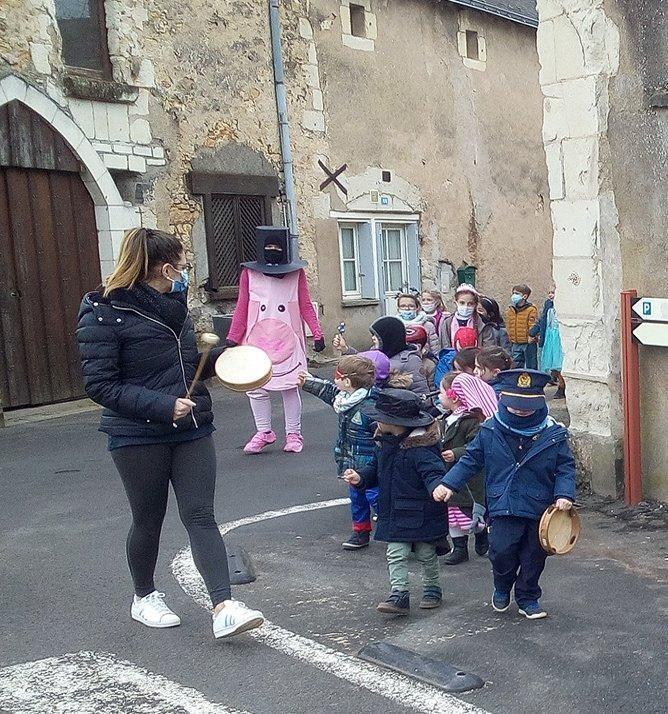 Saint-Suliac. Les enfants de l'école ont fêté le carnaval samedi 