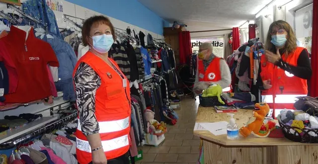 photo  les enfants ont aussi leur vestiboutique, où on peut les habiller jusqu’à 14 ans avec des vêtements remis à neuf.  &copy;  co 