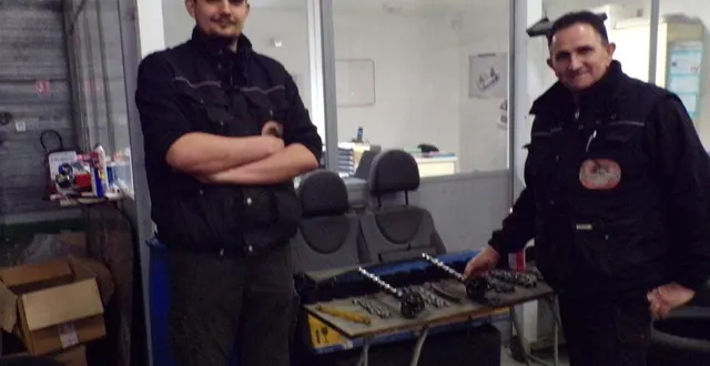 photo  william tessier (à droite) et son fils tristan ont installé leur garage dans la zone industrielle et artisanale du breil.  &copy;  le maine libre 