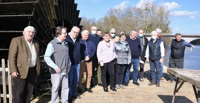 photo  le collectif a tenu sa réunion dans le moulin de parcé-sur-sarthe, appartenant à isabelle monnet.  &copy;  le maine libre 