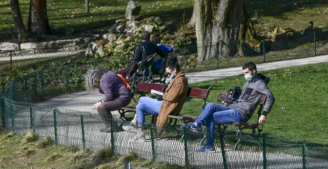 photo  bain de soleil dominical pour les jeunes, au mans, ce dimanche.  &copy;  le maine libre - yvon loué 