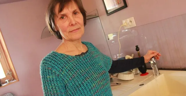 photo  à cause de la présence de chlorure de vinyle monomère dans certaines canalisations à pruillé-l’éguillé (sarthe), catherine hergoualc’h ne peut consommer l’eau du robinet, qui présente des « risques sanitaires ».  &copy;  ouest-france 