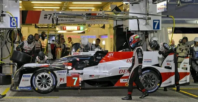 photo  en attendant, toyota peaufine sa préparation sur le circuit du castellet.  &copy;  le maine libre – yvon loue 