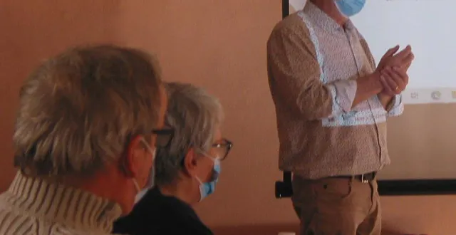 photo  le maire a commenté les principaux éléments du budget 2021.  &copy;  ouest-france 