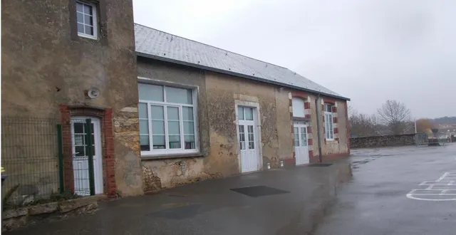 photo  les actuelles classes de cm sont appelées à devenir une résidence pour personnes âgées.  &copy;  le maine libre 