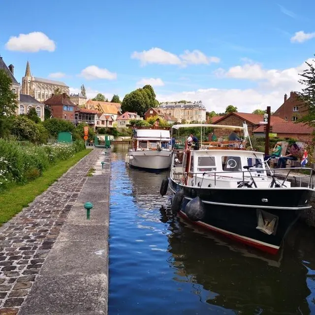photo long, un petit paradis pour les pêcheurs.  ©  morgane production / france televisions