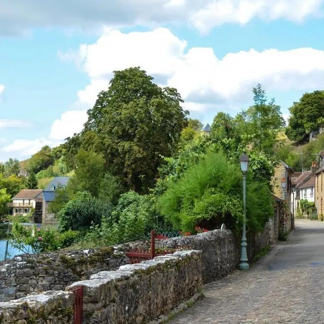 photo fresnay-sur-sarthe  ©  morgane production / france televisions