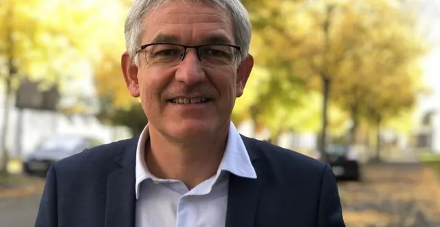 photo  pascal leroux, candidat à la présidence de l’université, avec la liste : « le mans université : relevons les défis d’aujourd’hui et de demain ».  &copy;  ouest-france 