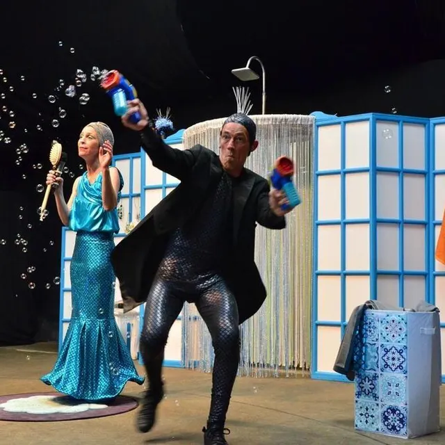 photo récital au gasoil, un spectacle de la compagnie cirque d’anges heureux.  ©  serge auvitu