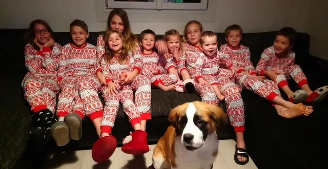 photo  à thorée-les-pins, près de la flèche, ellen et edouard gachot élèvent leurs 10 enfants, âgés de 16 à 2 ans.  &copy;  ouest-france 
