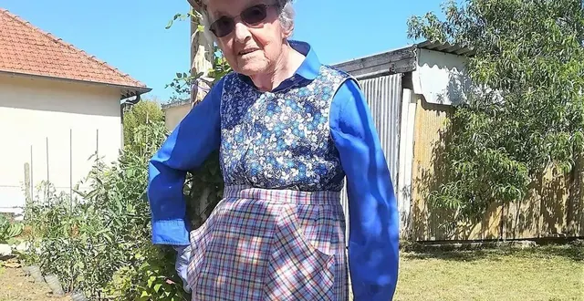 photo  raymonde boschat aime profiter du beau temps, dans son jardin de la rue des pruniers à la gautrie.  &copy;  jacky boschat 