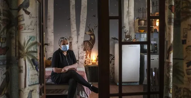 photo  thoiré-sur-dinan, jeudi 25 février 2021. jamais inactive, la cheffe d’entreprise a refait la déco d’un de ses deux appartements meublés mais pour le moment, personne ne peut l’occuper.  &copy;  le maine libre – denis lambert 