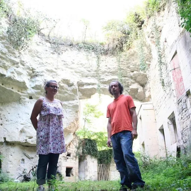 photo les troglos du village de tourtenay, une richesse du thouarsais.  ©  archives co