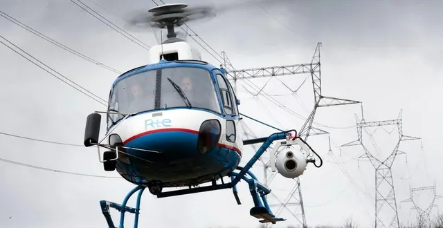 photo  cette semaine, un hélicoptère de rte survole les lignes à haute tension du lude à très basse altitude.  &copy;  rte 