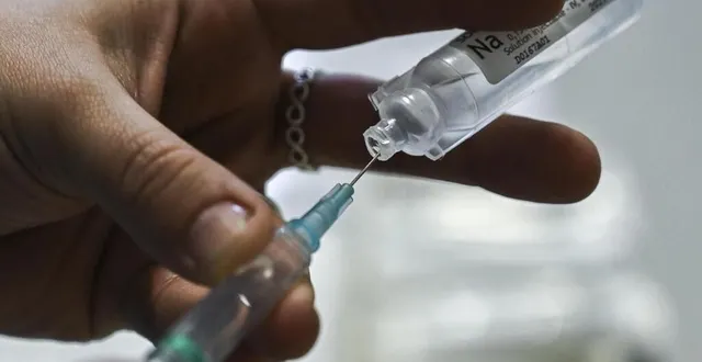 photo  le préfet souhaite l’ouverture d’un grand centre de vaccination pouvant permettre l’injection d’un millier de doses par semaine.  &copy;  photo archives le maine libre denis lambert 